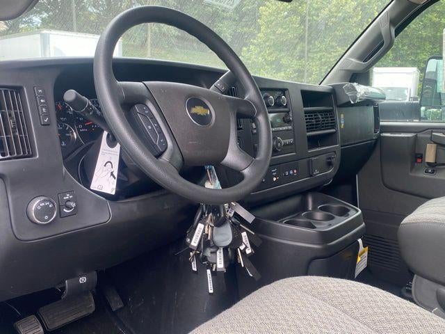 2025 Chevrolet Express Cutaway 3500 1WT