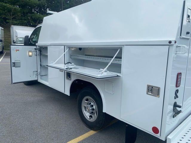 2025 Chevrolet Express Cutaway 3500 1WT