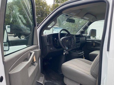 2025 Chevrolet Express Cutaway 3500 1WT