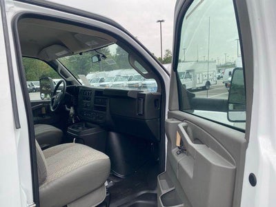 2025 Chevrolet Express Cutaway 3500 1WT
