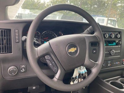2025 Chevrolet Express Cutaway 3500 1WT