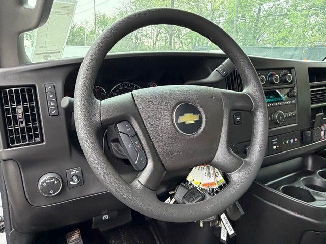2026 Chevrolet Express Cutaway 3500 1WT
