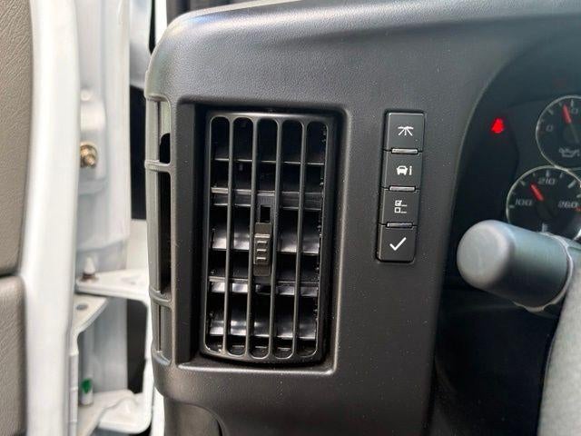 2026 Chevrolet Express Cutaway 3500 1WT