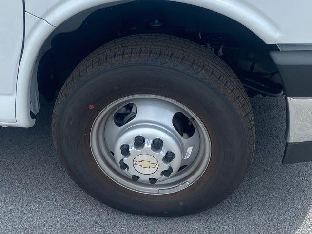 2025 Chevrolet Express Cutaway 4500 2WT