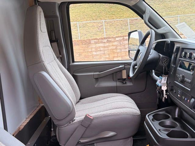 2026 Chevrolet Express Cutaway 4500 2WT