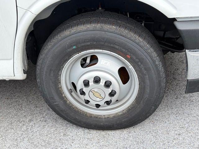 2026 Chevrolet Express Cutaway 4500 2WT