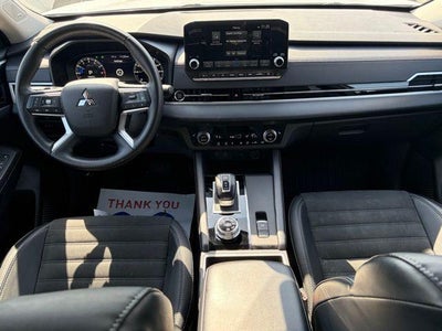 2024 Mitsubishi Outlander SE